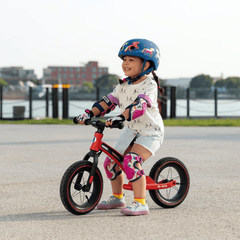 Image of Micro Loopfiets Deluxe Rood zijkant