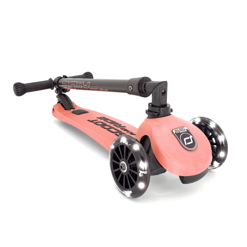 Scoot and Ride Highwaykick 3 Peach ingeklapt