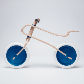 Brum Brum Design Loopfiets Eiken Blauwe Banden zijaanzicht