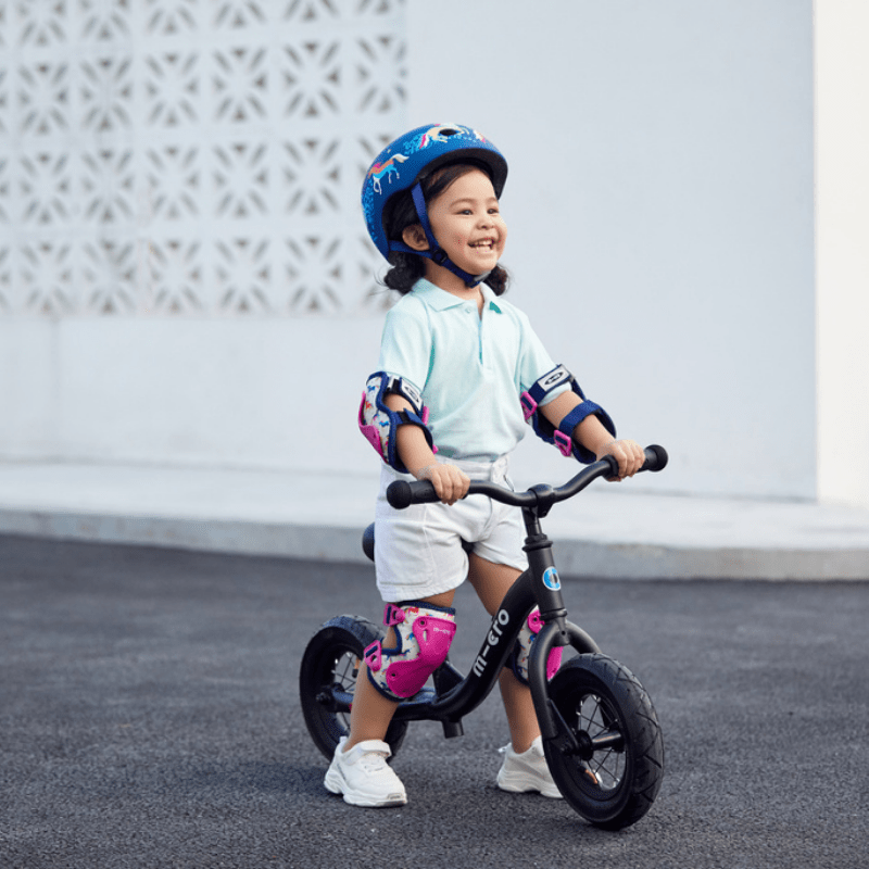 Micro Loopfiets Classic Zwart zijkant