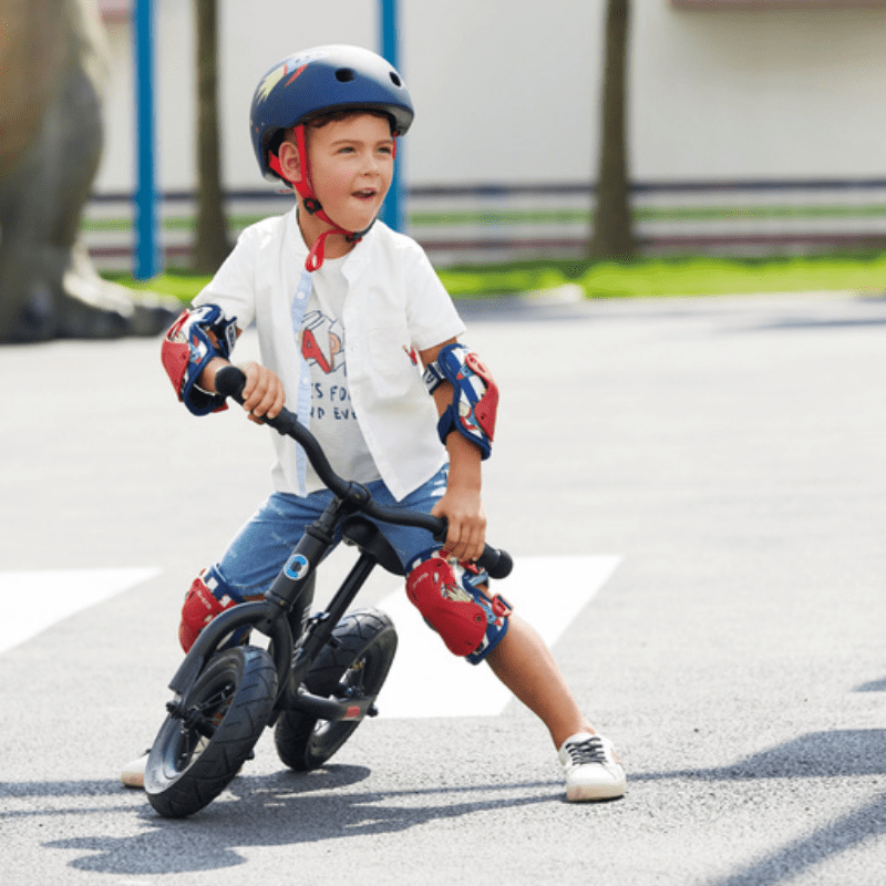 Micro Loopfiets Classic Zwart zijkant